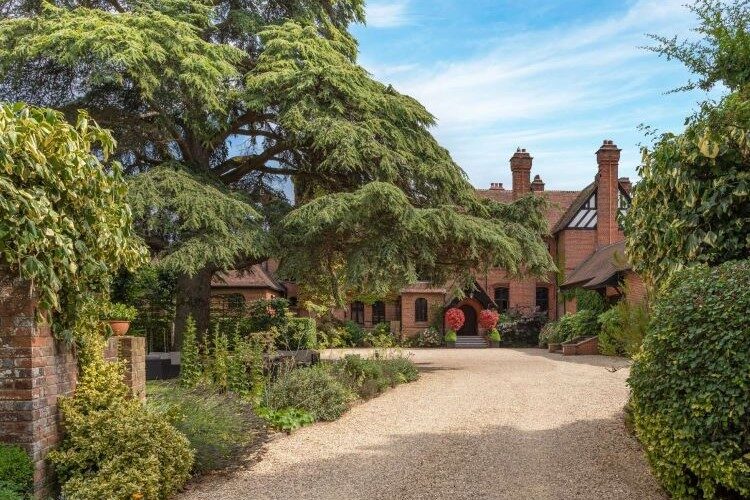 Front view of Careys Manor Hotel Brockenhurst