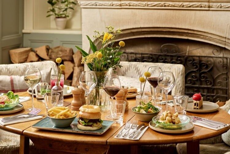 Montagu Arms lunch