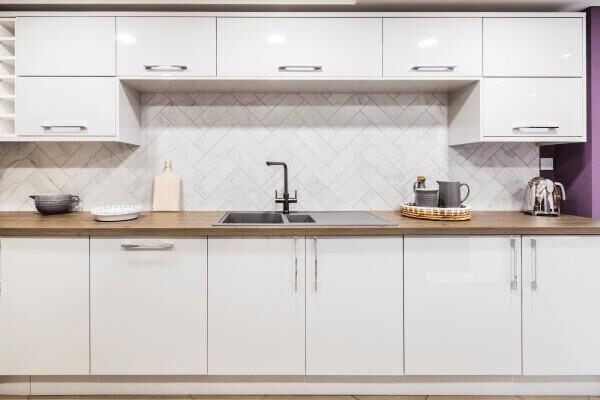 Porter modern kitchen by Crestwood of Lymington Kitchens