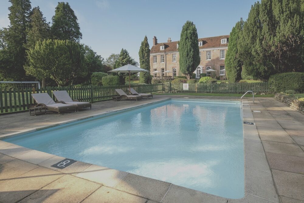 New Park Manor outdoor pool and gardens