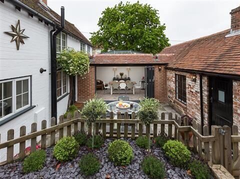 Silverton Cottage in Lymington 